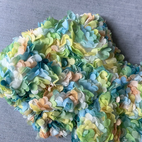 Free the Roses Pastel Flower Embellished Top Puff Sleeves Cropped Size Small - Picture 4 of 9